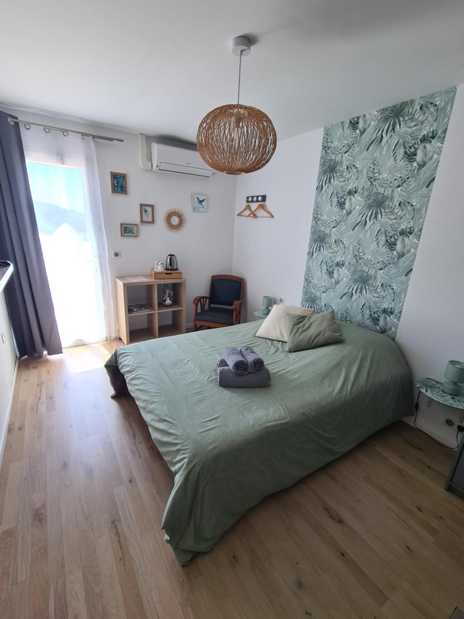 Le Petit Chene Hotel Orgnac-l'Aven Bagian luar foto